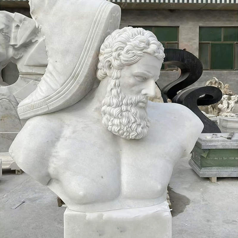 تمثال بشري من الرخام الأبيض بالحجم الطبيعي، منحوت يدويًا